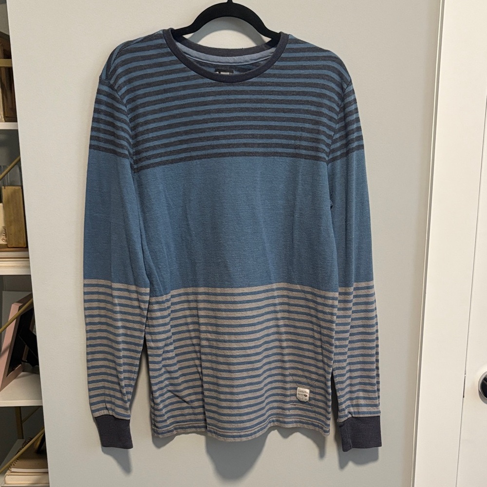 Rusty Men's Blue and Gray Long Sleeve Tee